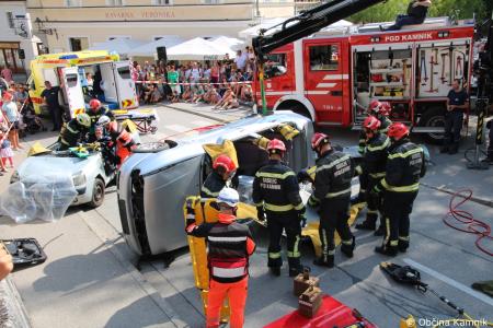 Gasilke in gasilci Prostovoljnega gasilskega društva Kamnik obeležili 140. obletnico delovanja (73)